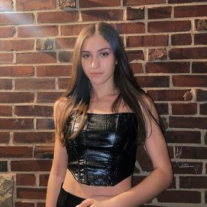 Meet your Posher, Alison